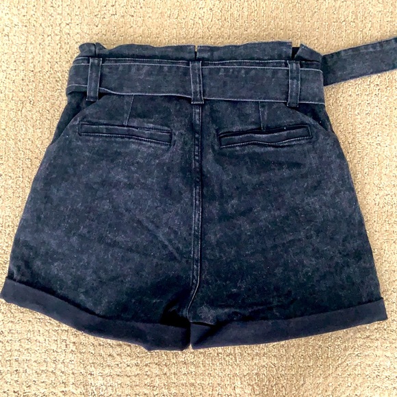 Never worn with tags, express high waisted black washed shorts - Picture 2 of 3